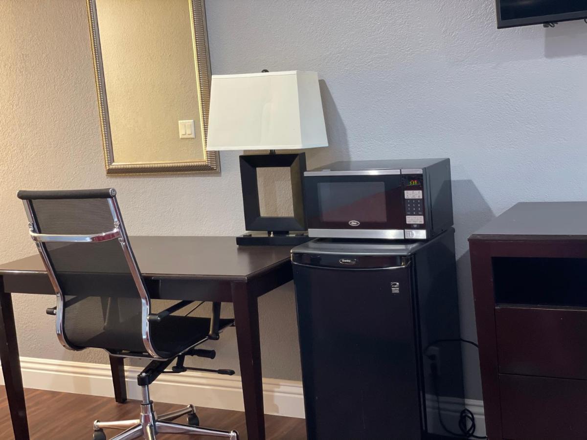 أنهايم Legacy Inn & Suites المظهر الخارجي الصورة