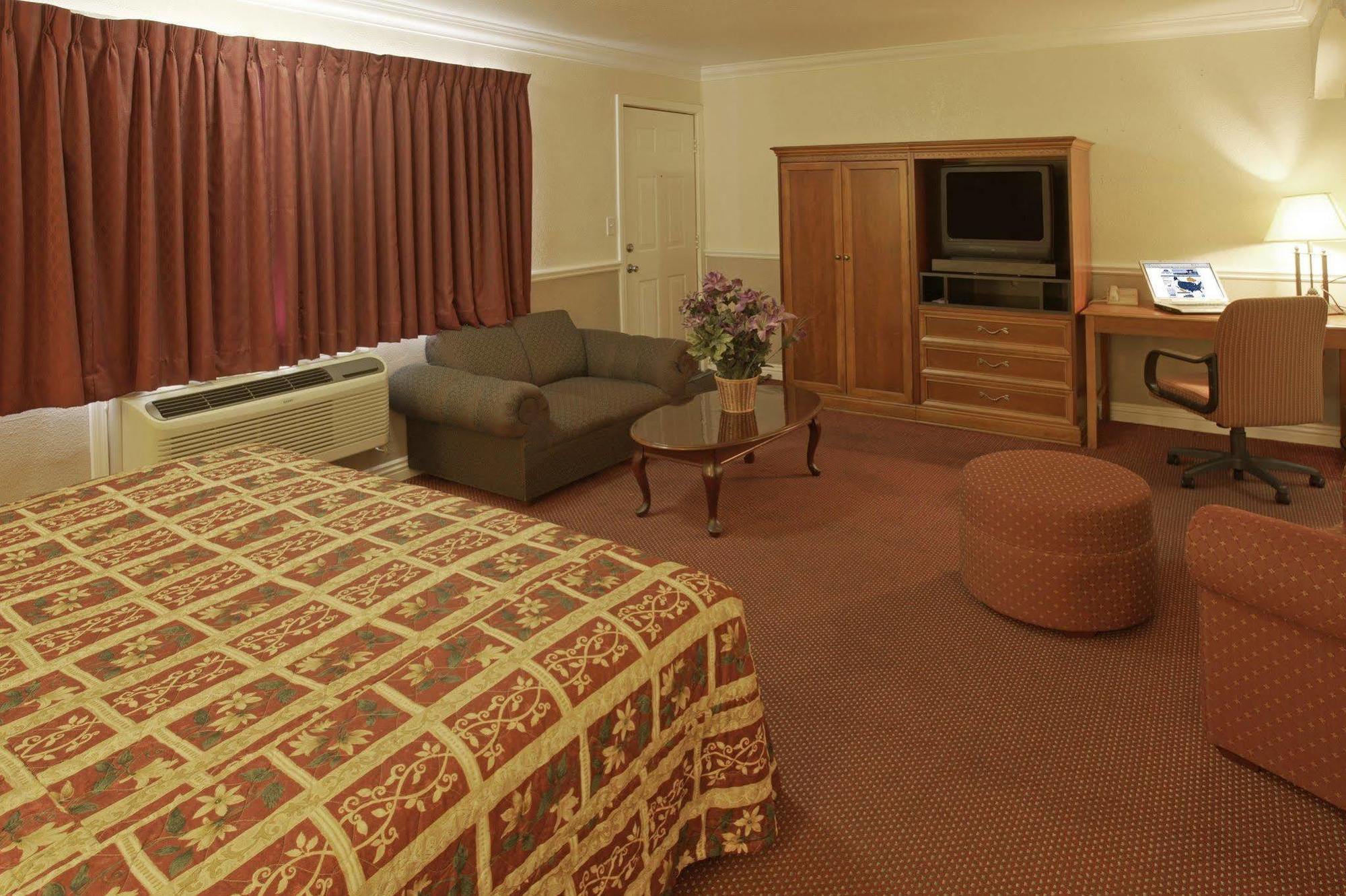 أنهايم Legacy Inn & Suites المظهر الخارجي الصورة